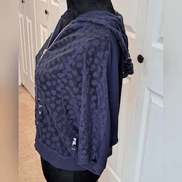 Mysty Woman Blue Lace Front Zip Up Jacket - Picture 3 of 8